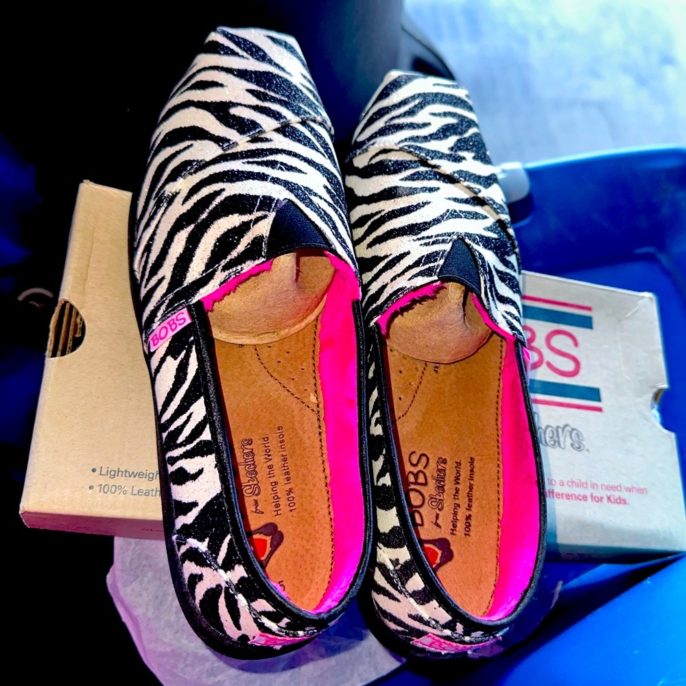 Black/White Glittery Zebra print Bobs.